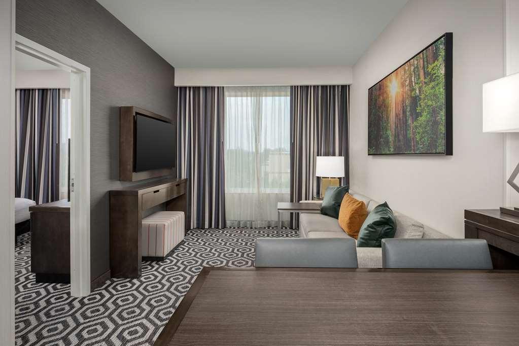Embassy Suites Portland/Гіллсборо Номер фото